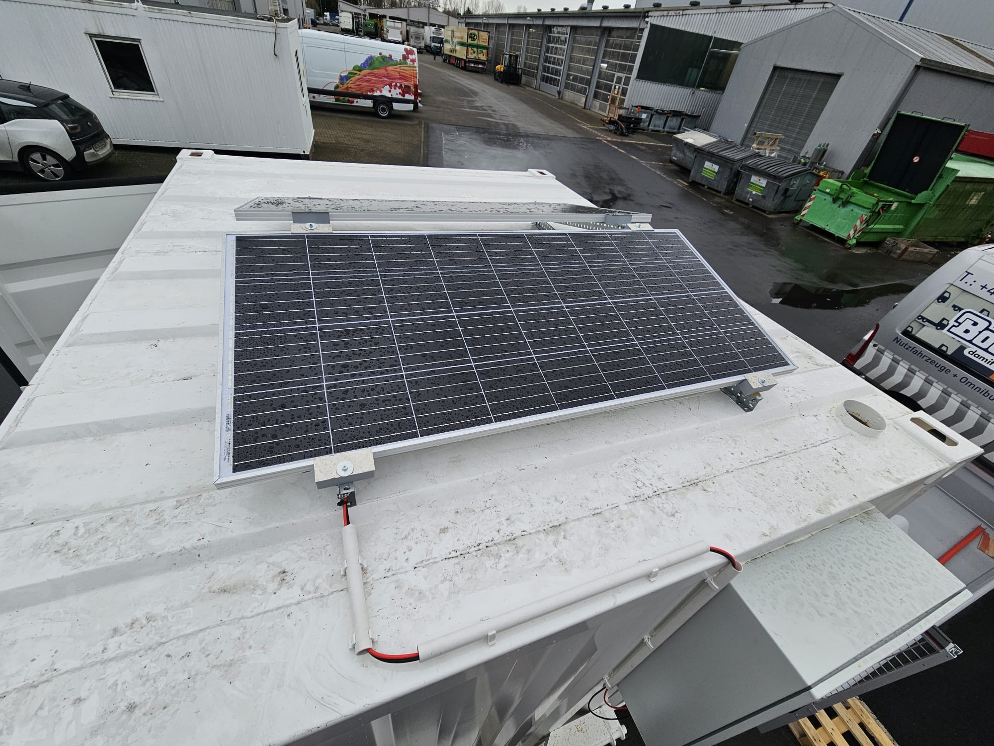Batterielagercontainer "RABS" 10 FUSS für bis zu 4 Batterien, vollkommen Autonom